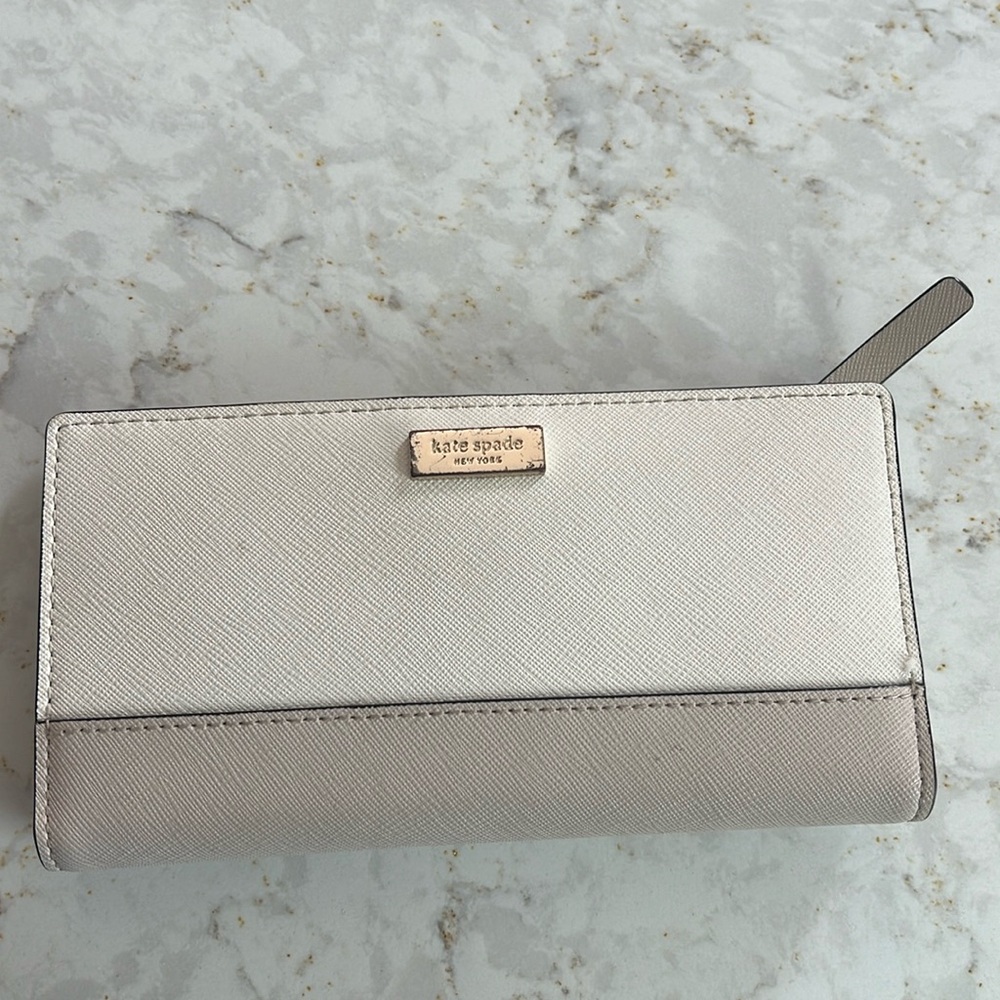 Kate spade bi-fold wallet
